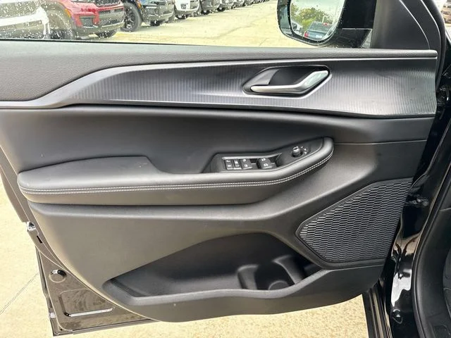 New 2025 Black Jeep Altitude X image 12