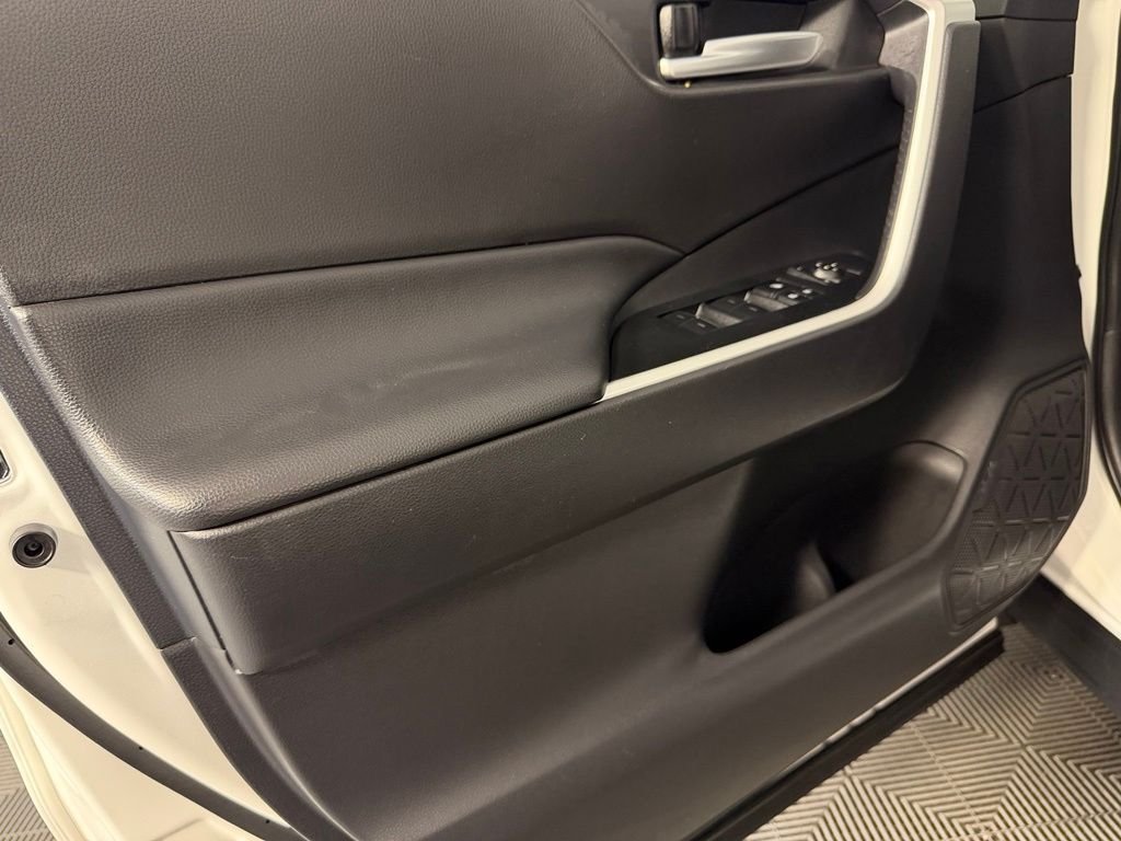 Used 2025 Ice Toyota XLE image 23