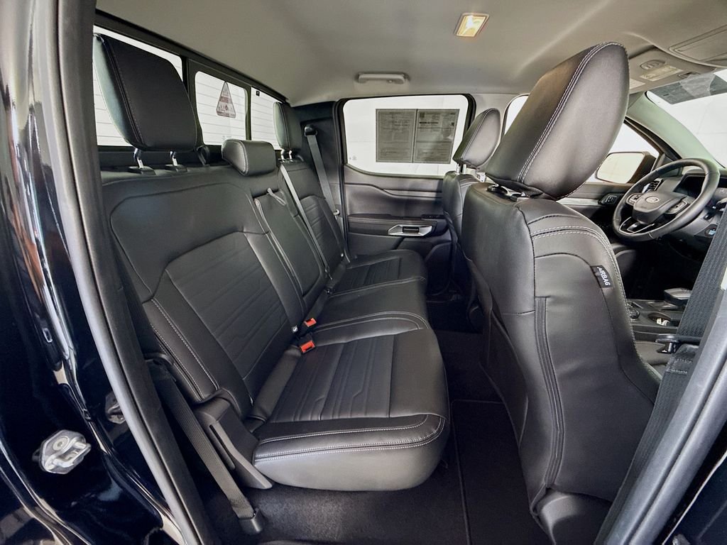 Used 2024  Ford LARIAT image 28