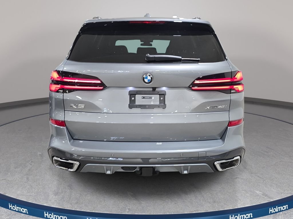 Used 2026 Skyscraper Grey Metallic BMW xDrive40i image 8