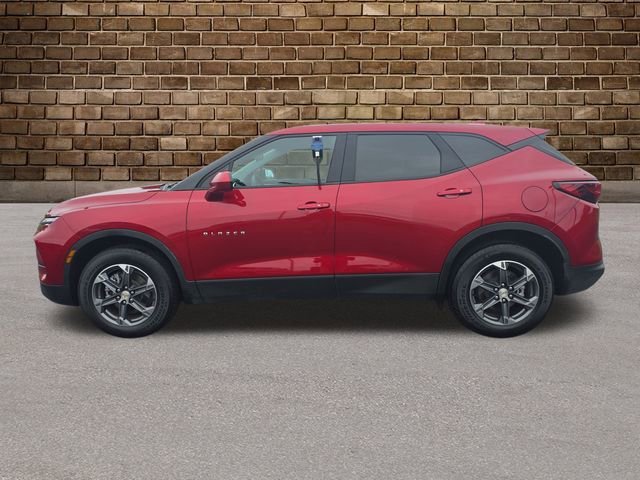 2025 Chevrolet Blazer 2LT photo 2