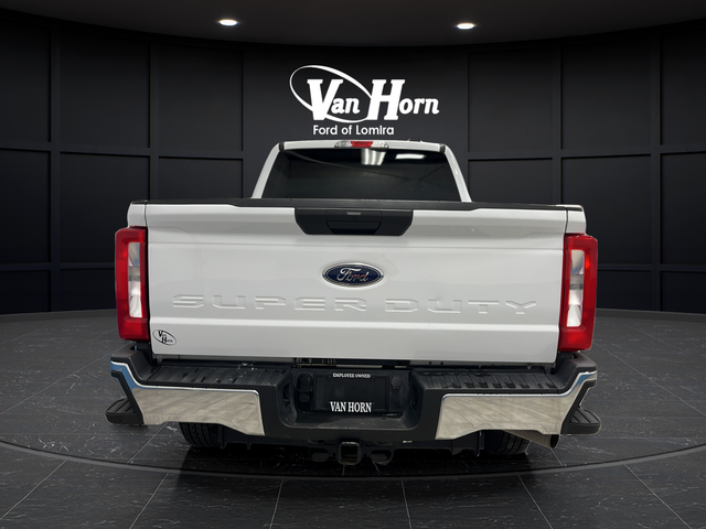 Used 2024 Oxford White Ford XLT image 6