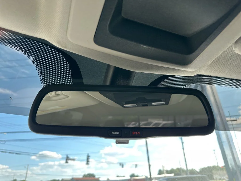 Used 2017 White Ram SLT image 39