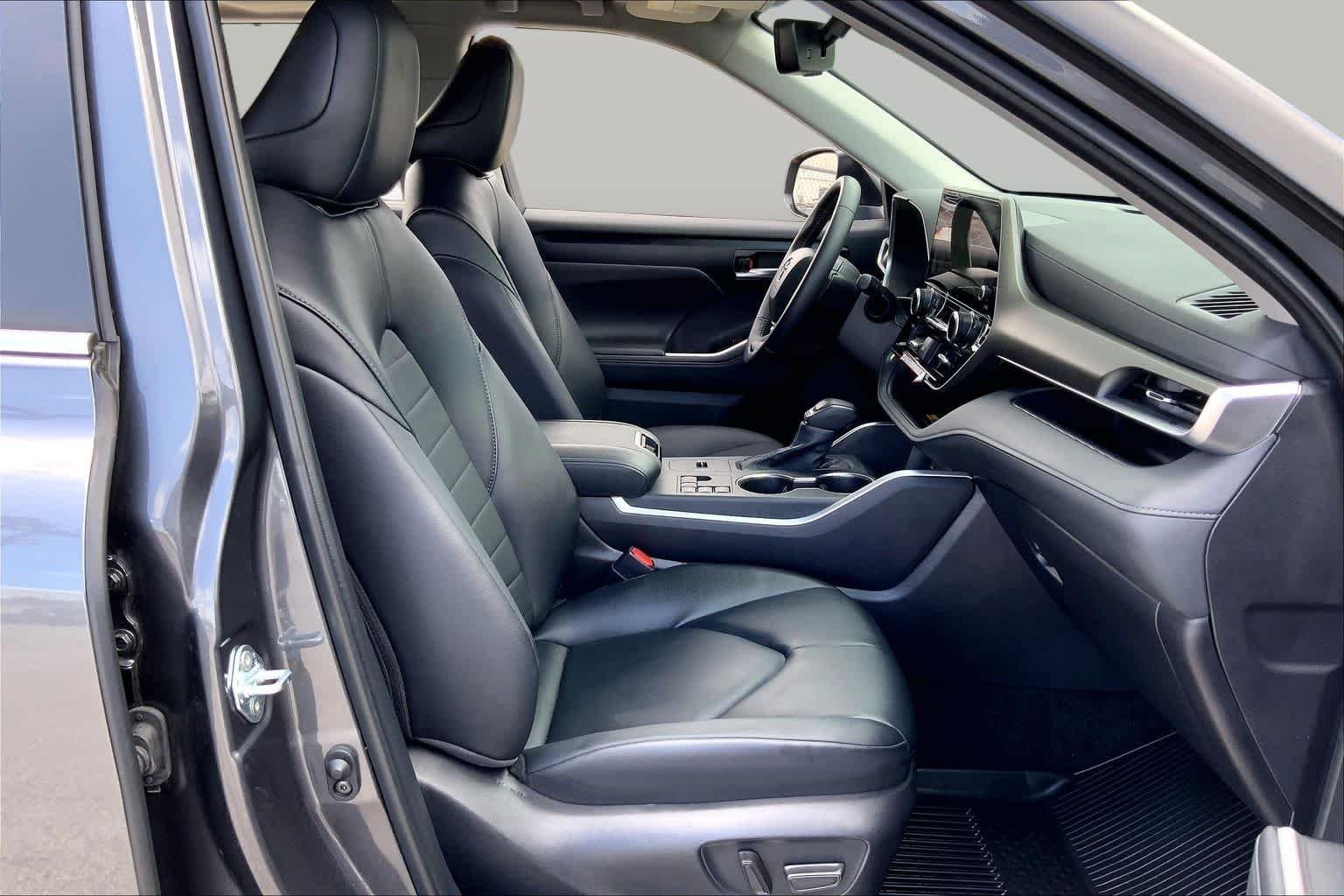 Used 2025 Magnetic Gray Metallic Toyota XLE image 9