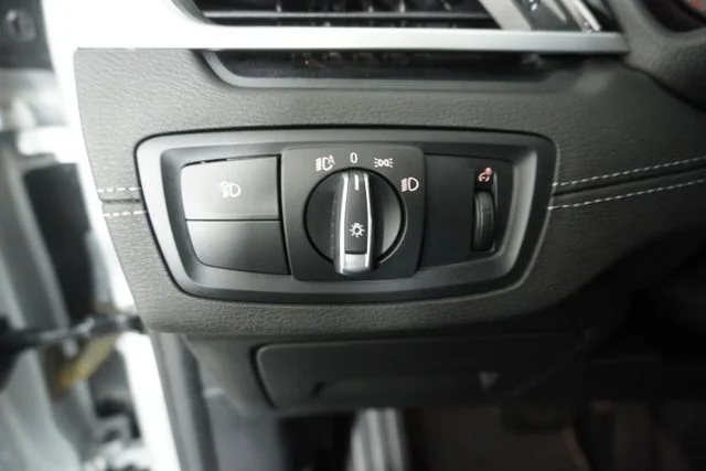 Used 2021 Glacier Silver Metallic BMW sDrive28i image 26