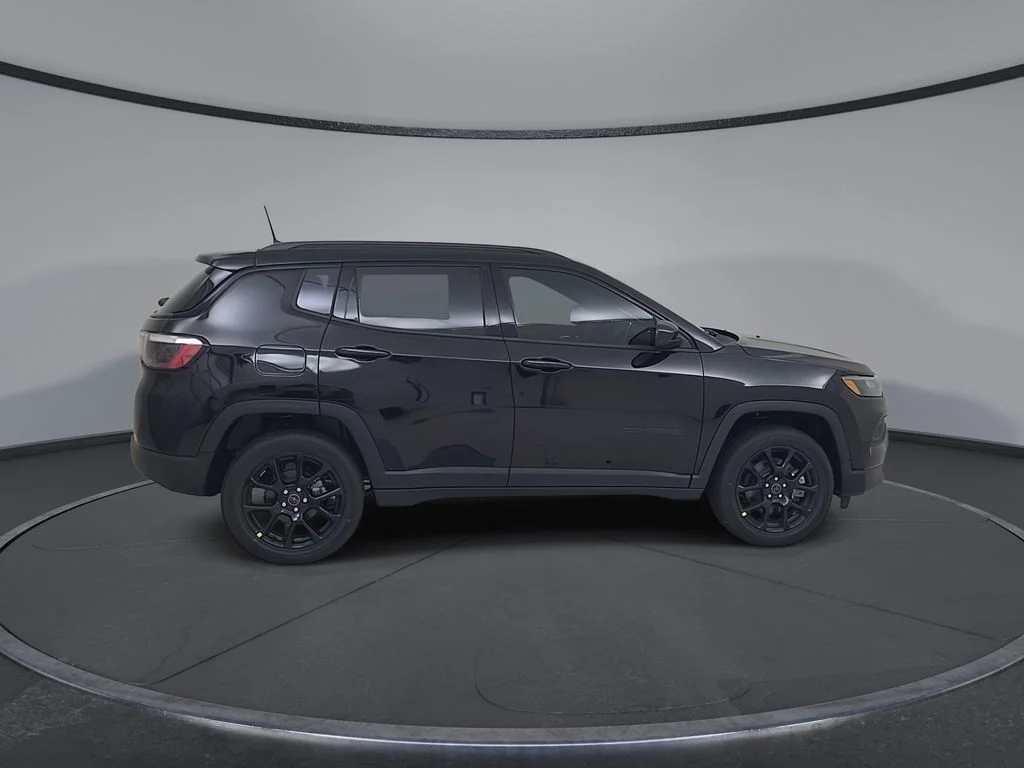 New 2026 Diamond Black Crystal Pearlcoat Jeep Latitude image 16