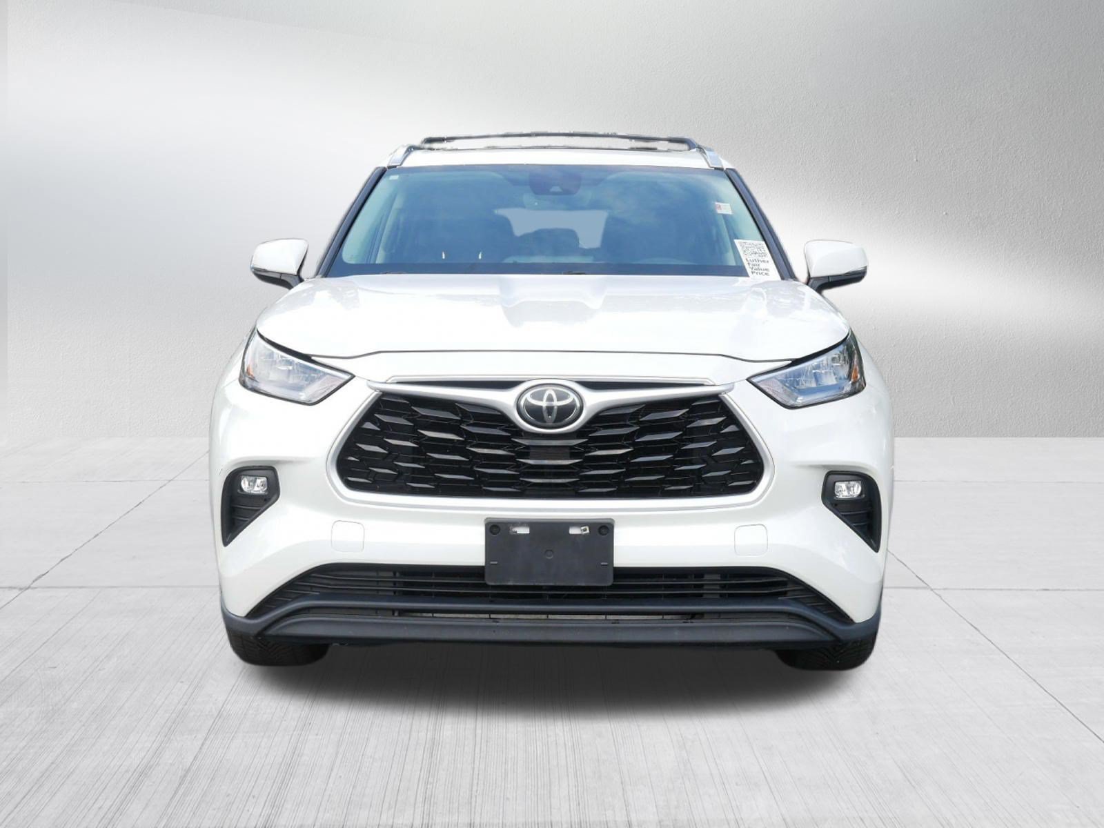 Used 2020 Toyota Highlander XLE with VIN 5TDGZRBH2LS510959 for sale in Saint Cloud, Minnesota