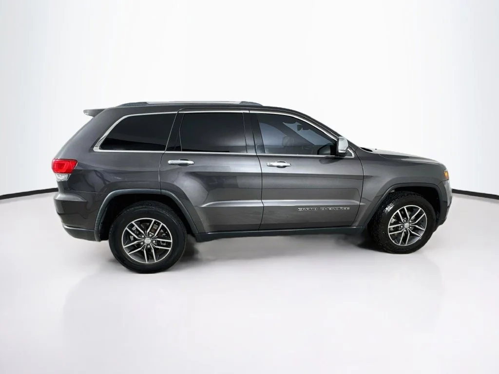 Used 2017 Gray Jeep Limited image 8