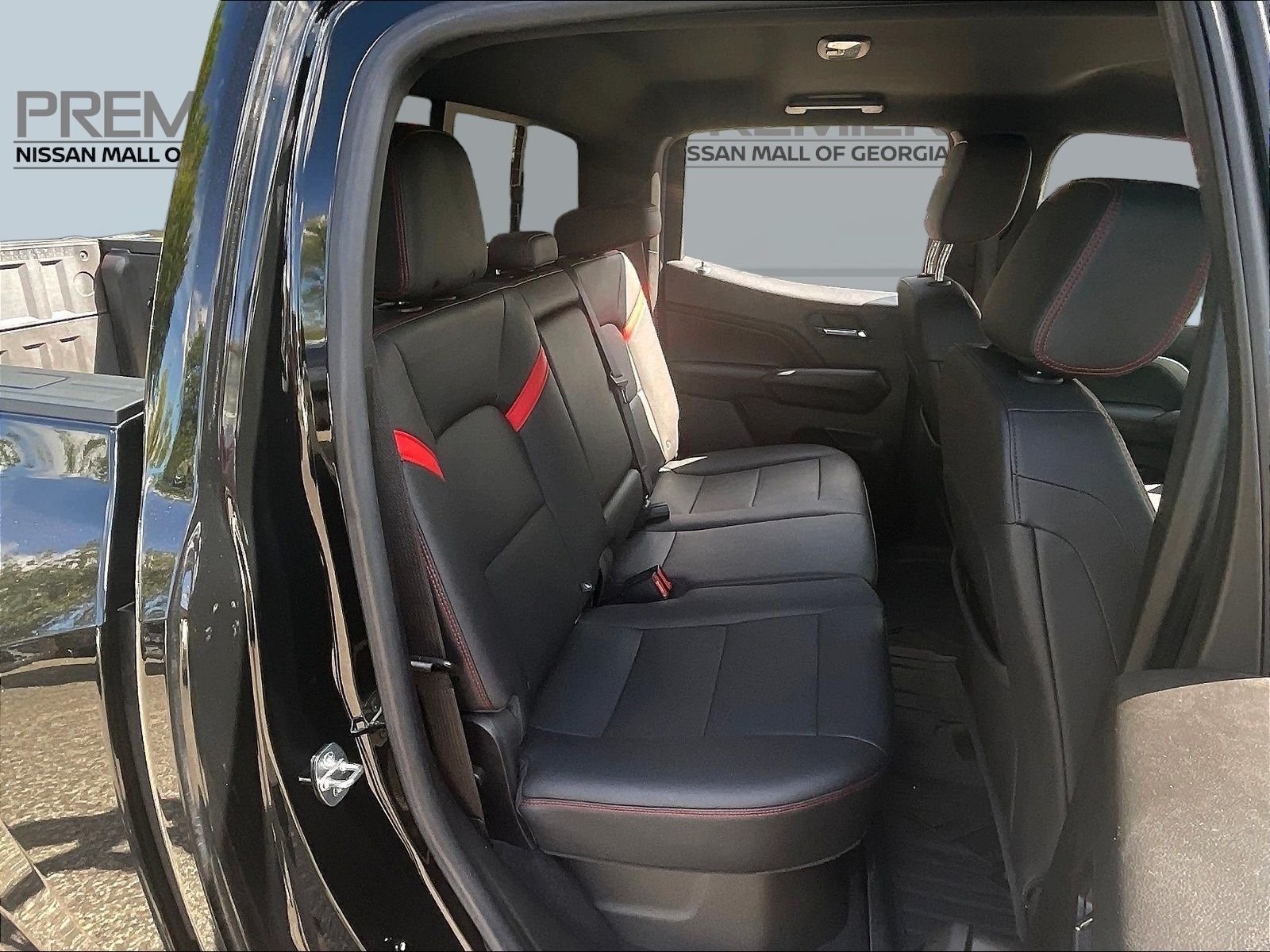 Used 2023 Black Chevrolet Z71 image 28
