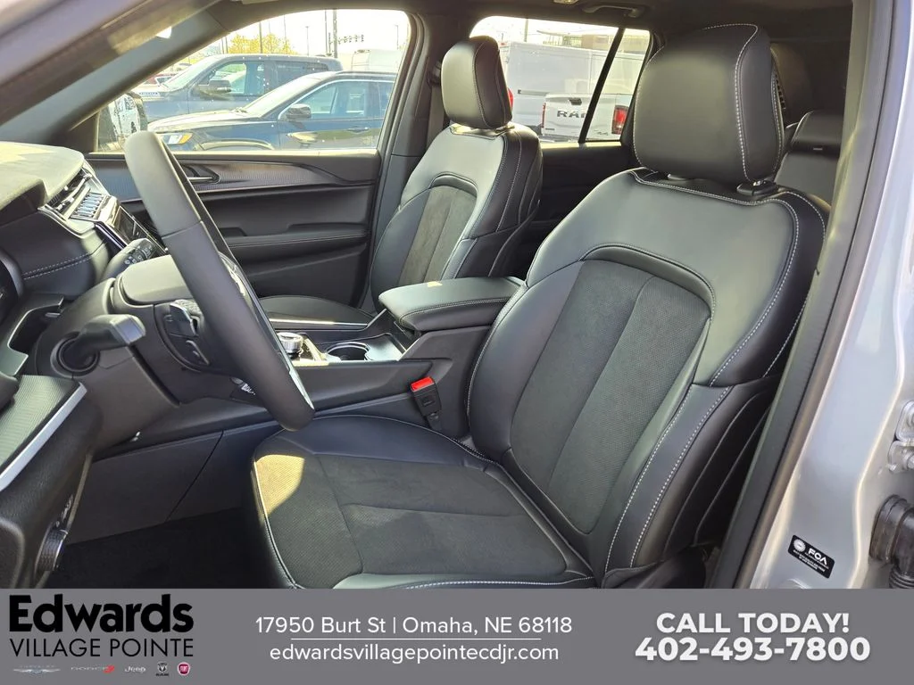 2025 Jeep Grand Cherokee Altitude - Photo 13