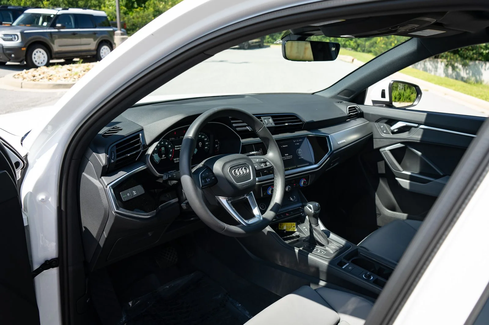 Used 2025 Arkona White Audi Premium image 13