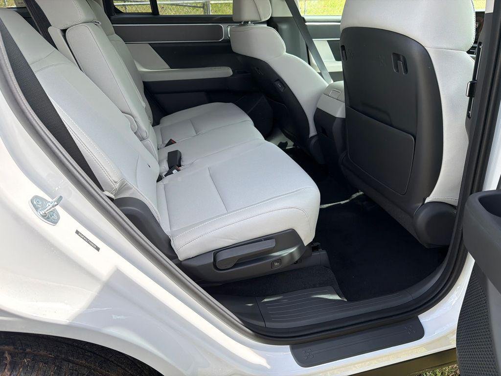 New 2026 White Hyundai SE FWD image 15