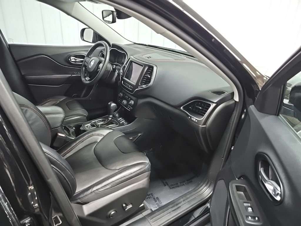 Used 2022 Black Jeep Trailhawk image 17