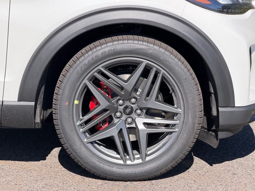 New 2027 Star White Metallic Tri-Coat Ford ST image 25