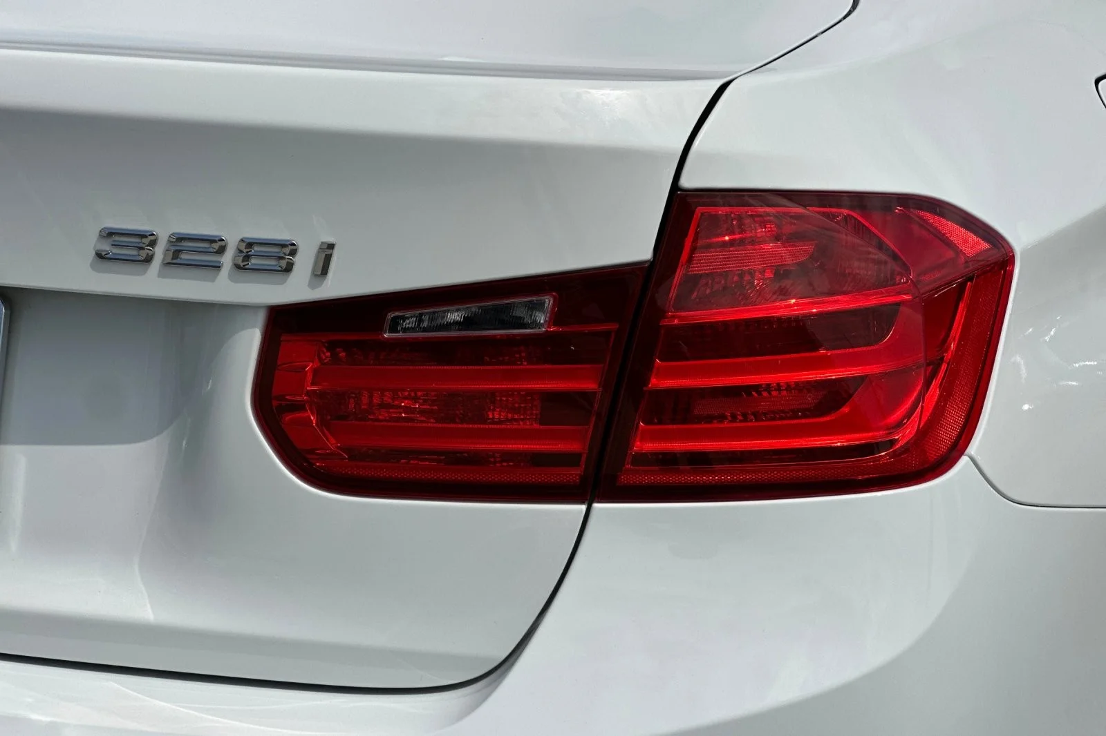 Used 2015 Alpine White BMW 328i image 25