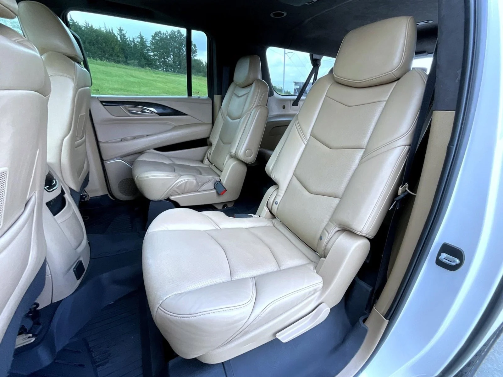 Used 2020 White Cadillac Platinum Edition image 22