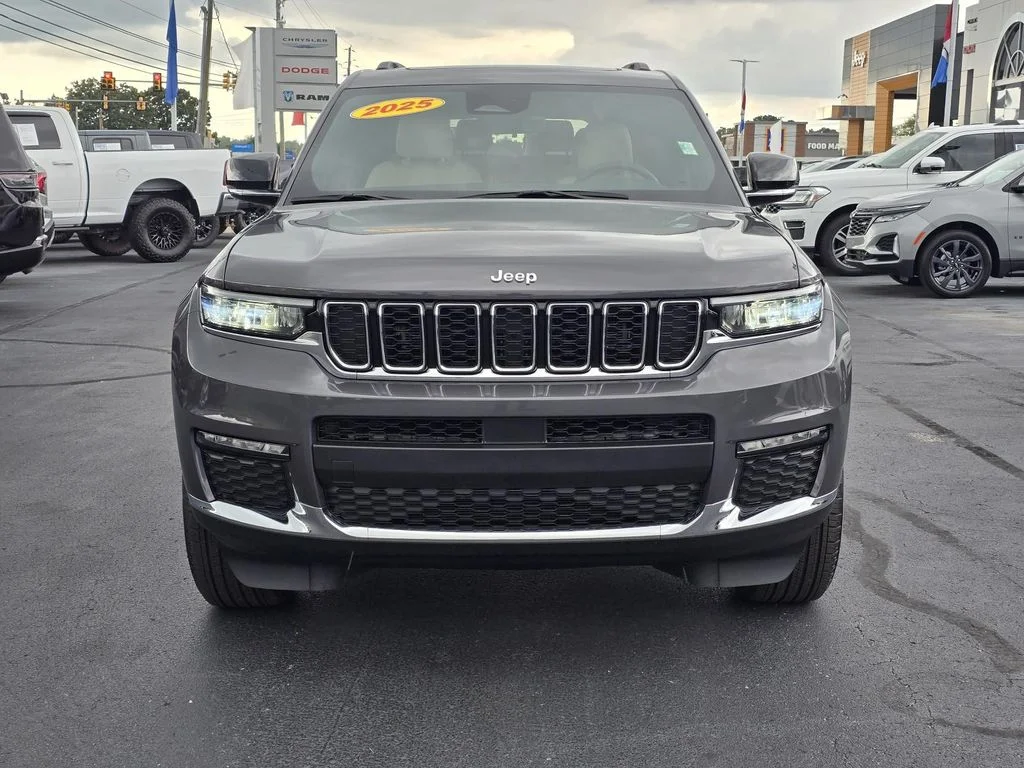 Used 2025 Baltic Gray Metallic Clearcoat Jeep Limited image 2