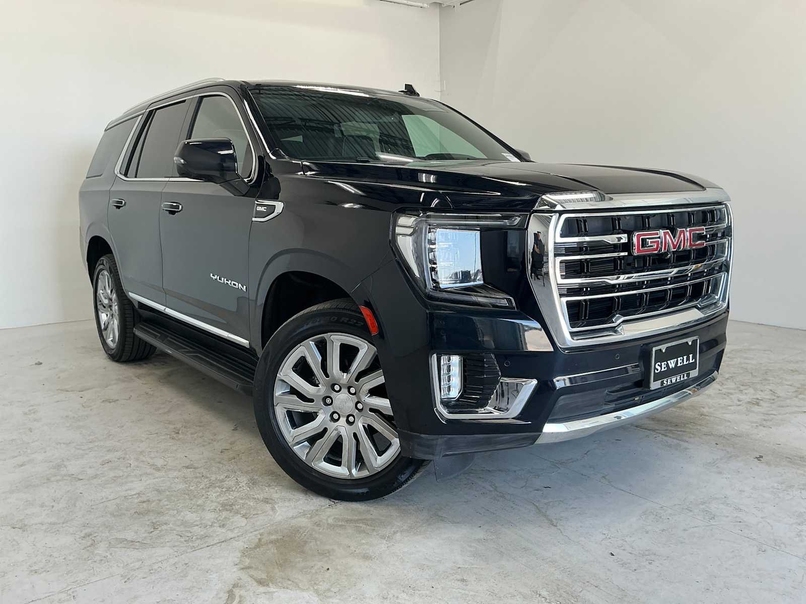 Used 2021 Midnight Blue Metallic GMC SLT image 3