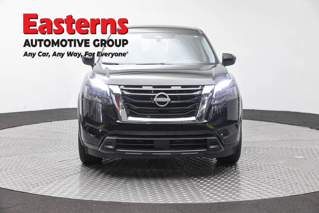 Used 2023 Black Nissan S image 2