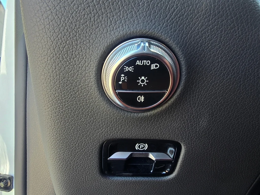 Used 2024 Polar White Mercedes-Benz 300 image 18