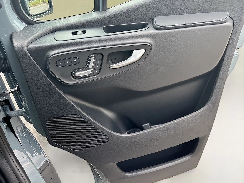 New 2026  Mercedes-Benz Cargo 144 WB image 19