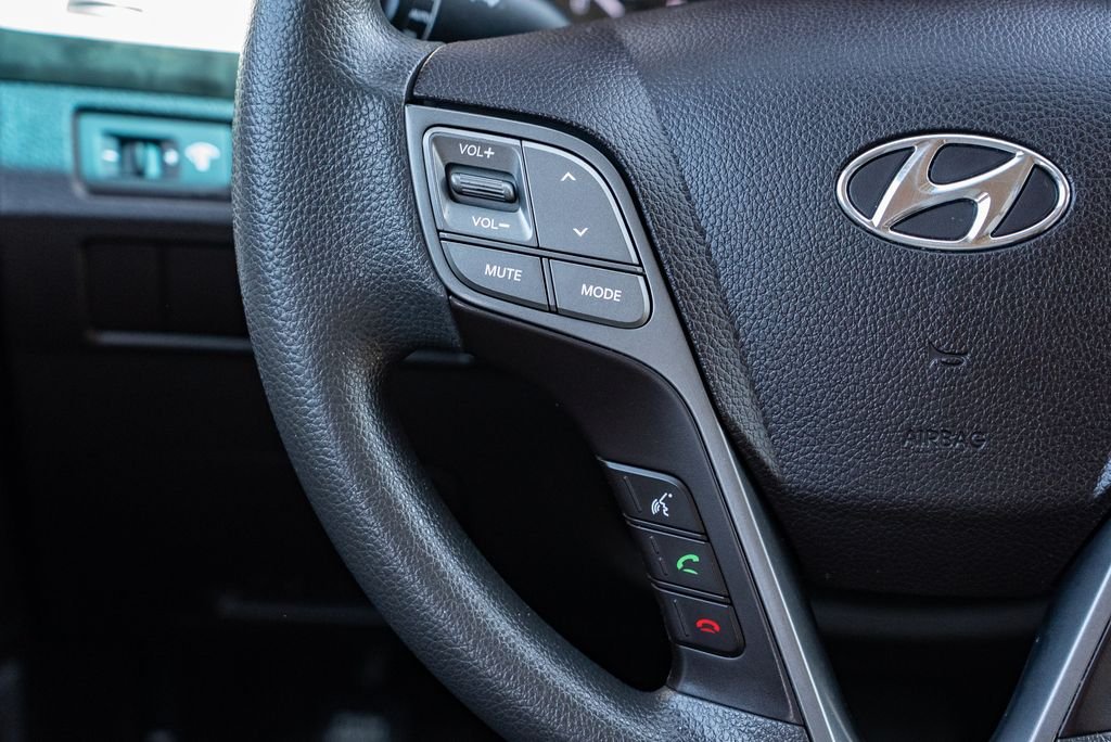 Used 2018 Regal Red Pearl Hyundai SE image 15