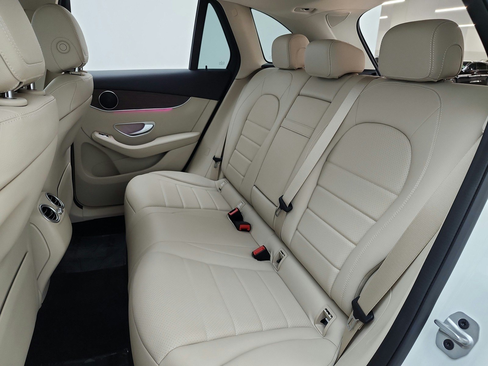 Certified Used 2022 Polar White Mercedes-Benz GLC 300 SUV image 15