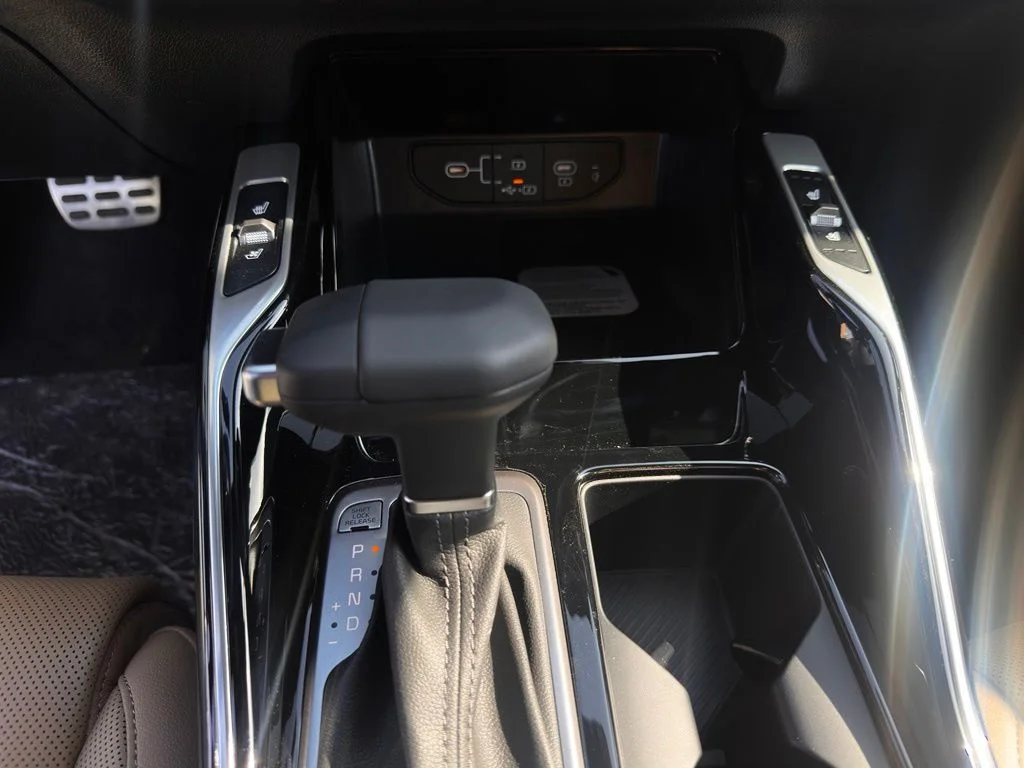 New 2026 White Kia X-Line SX image 19