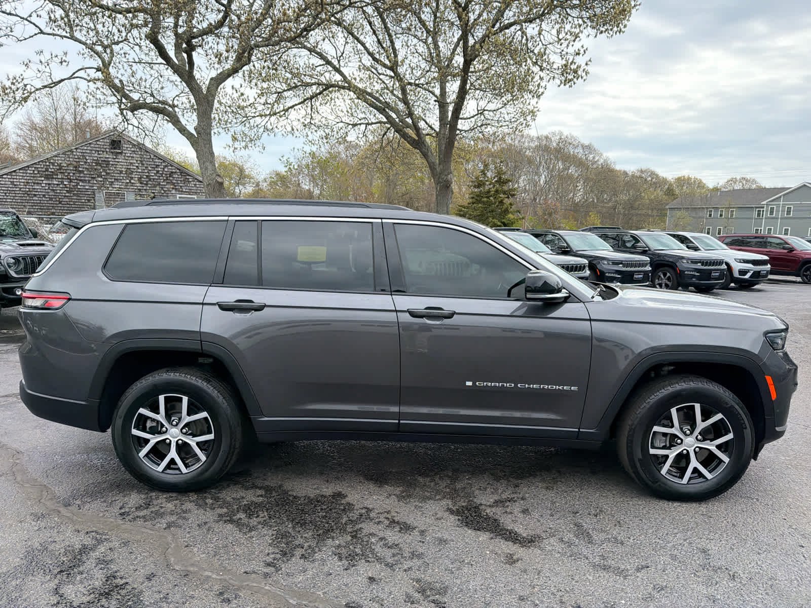 Used 2024 Baltic Gray Metallic Clearcoat Jeep Limited image 3