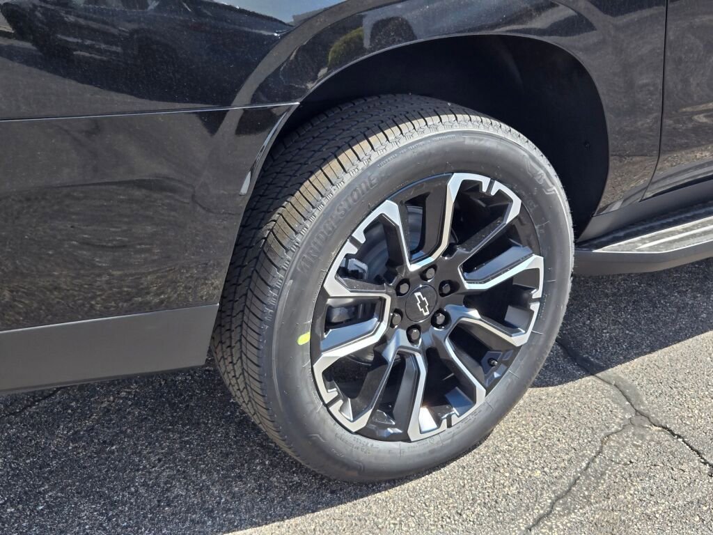 2026 Chevrolet Suburban High Country - Photo 13