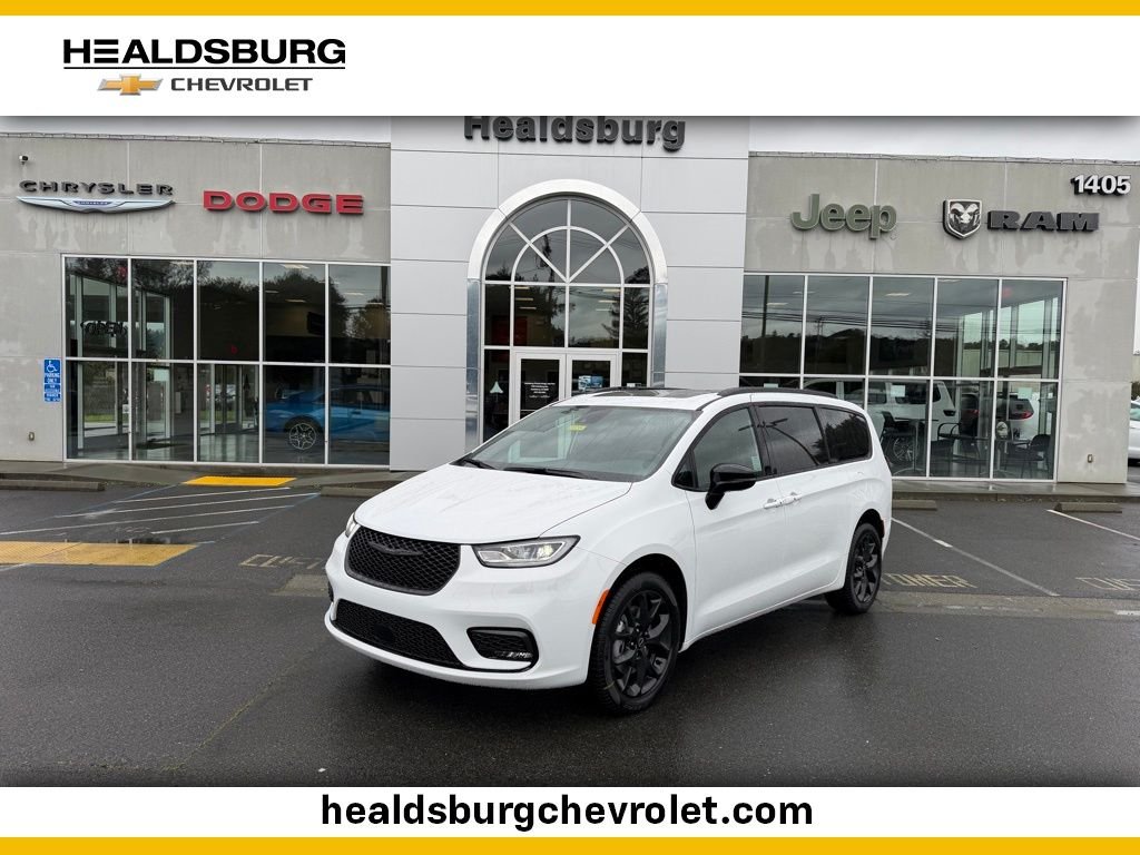 2026 Chrysler Pacifica Limited AWD's photo