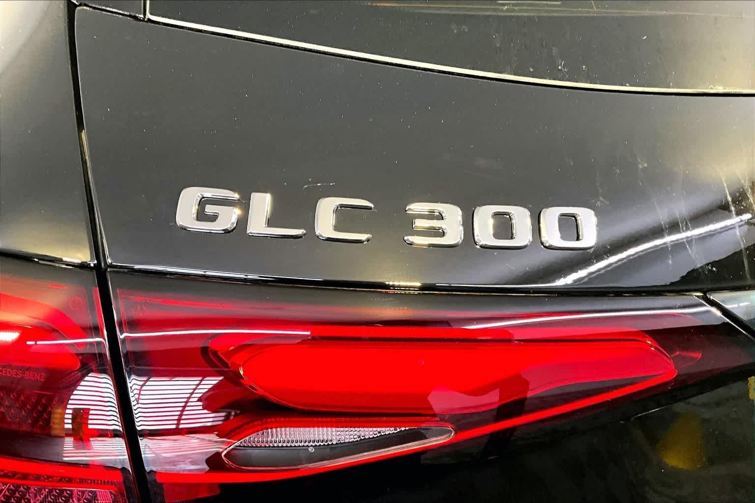 New 2026 040/Black Mercedes-Benz GLC 300 image 6