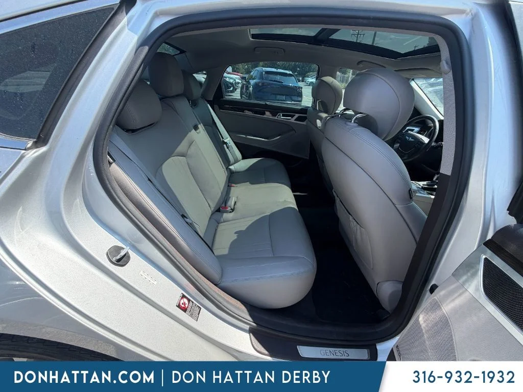 Used 2017 Silver Genesis 3.8 image 3