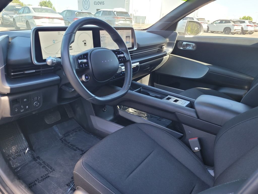 Used 2024 Silver Hyundai SE image 11