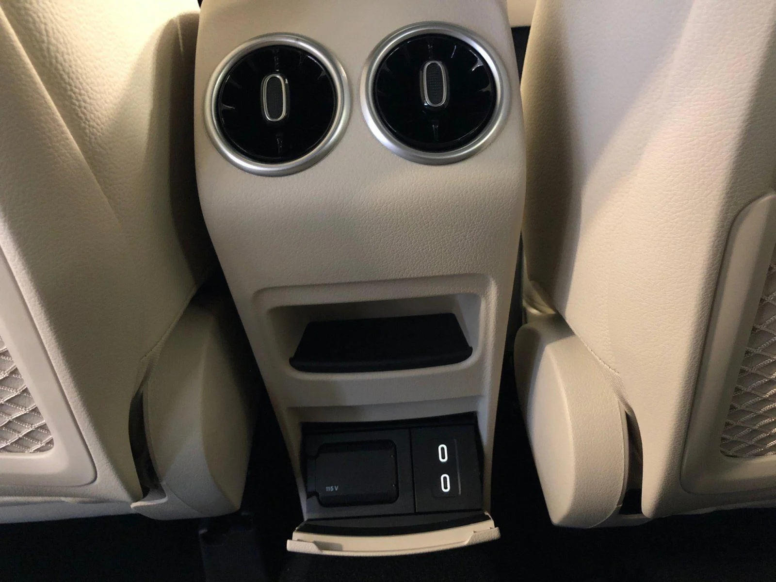 2025 Mercedes-Benz GLB Base - Photo 25