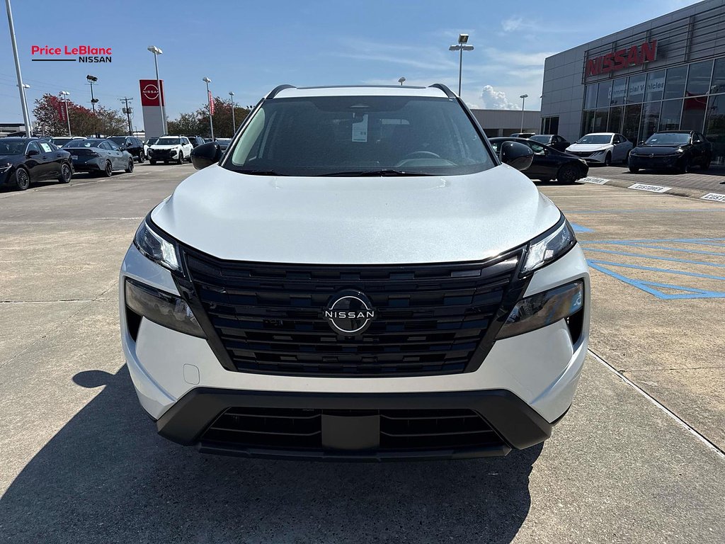 New 2026 Everest White Pearl TriCoat Nissan Dark Armor™ image 2