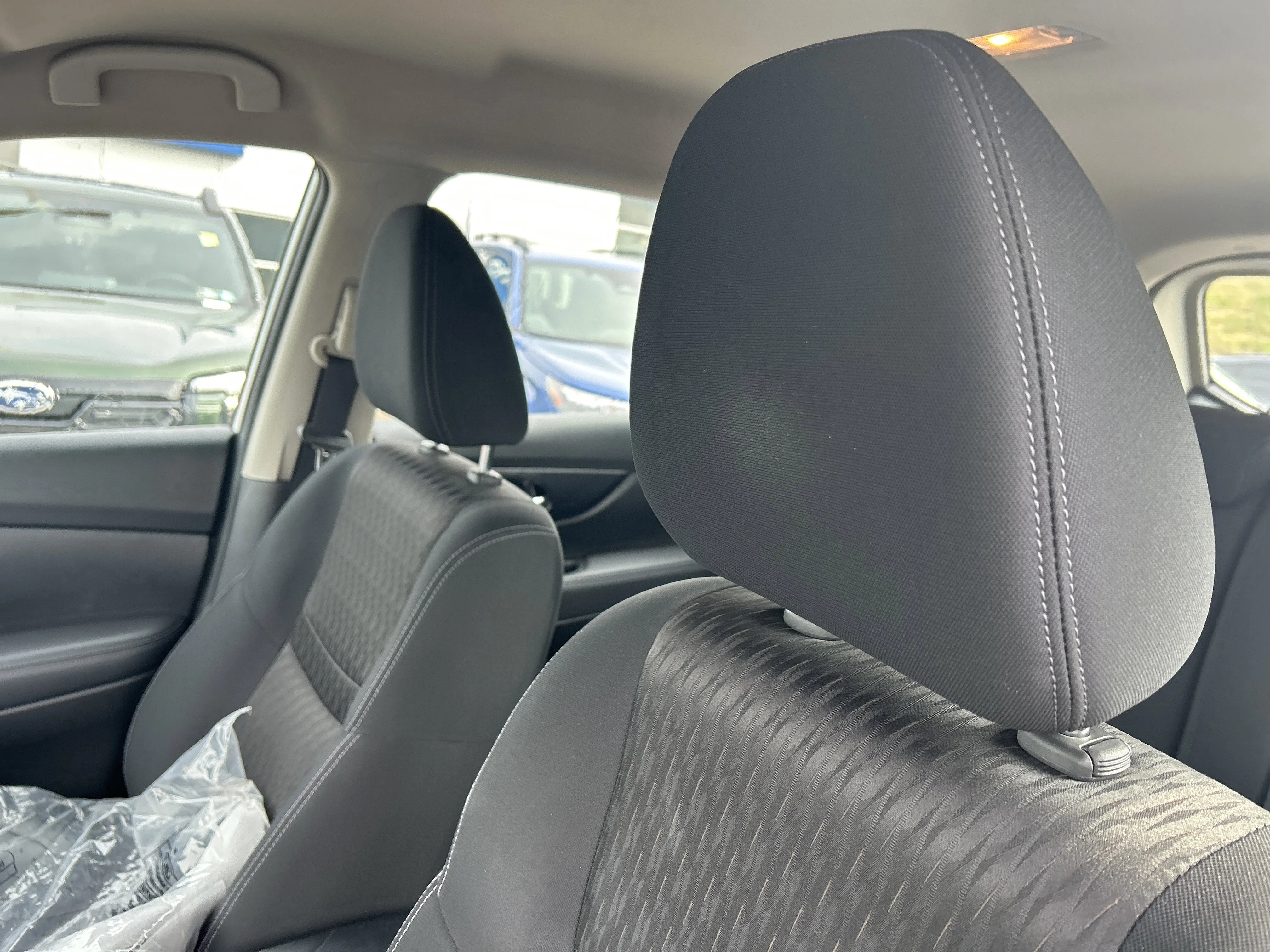Used 2017 Glacier White Nissan S image 10