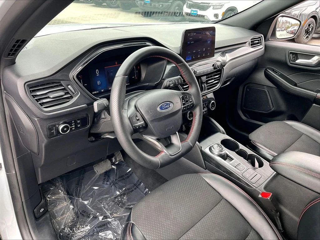 Used 2025 Silver Metallic Ford ST-Line Select image 8