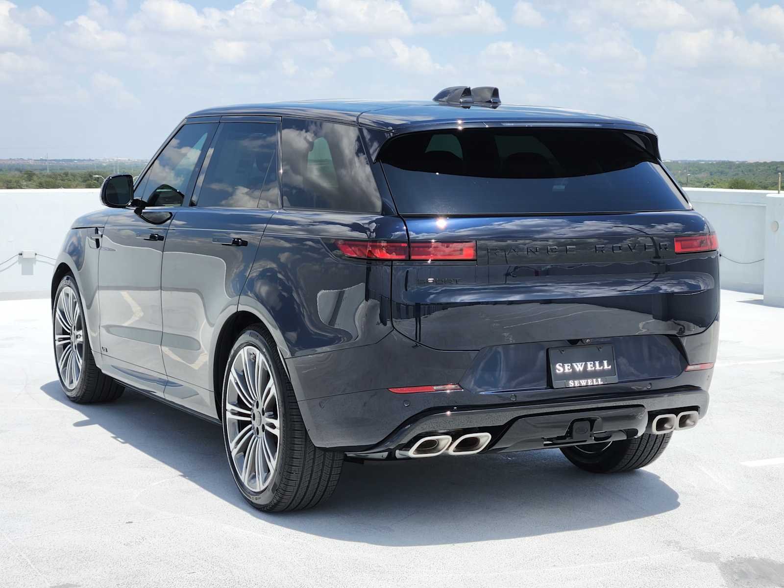 New 2026 Constellation Blue Ultra Metallic Gloss LAND ROVER Dynamic SE image 7