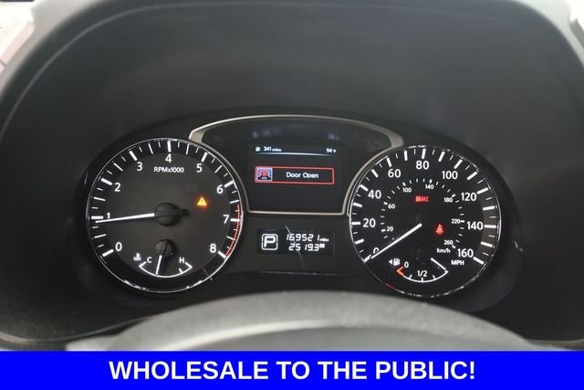Used 2014 Silver Nissan SV image 19