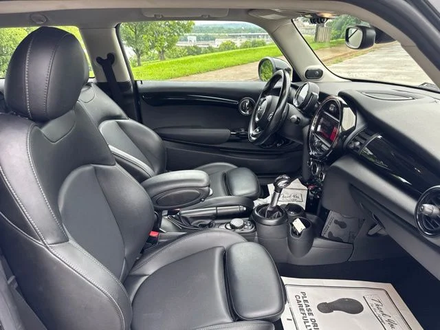Used 2019 Black MINI Classic image 11