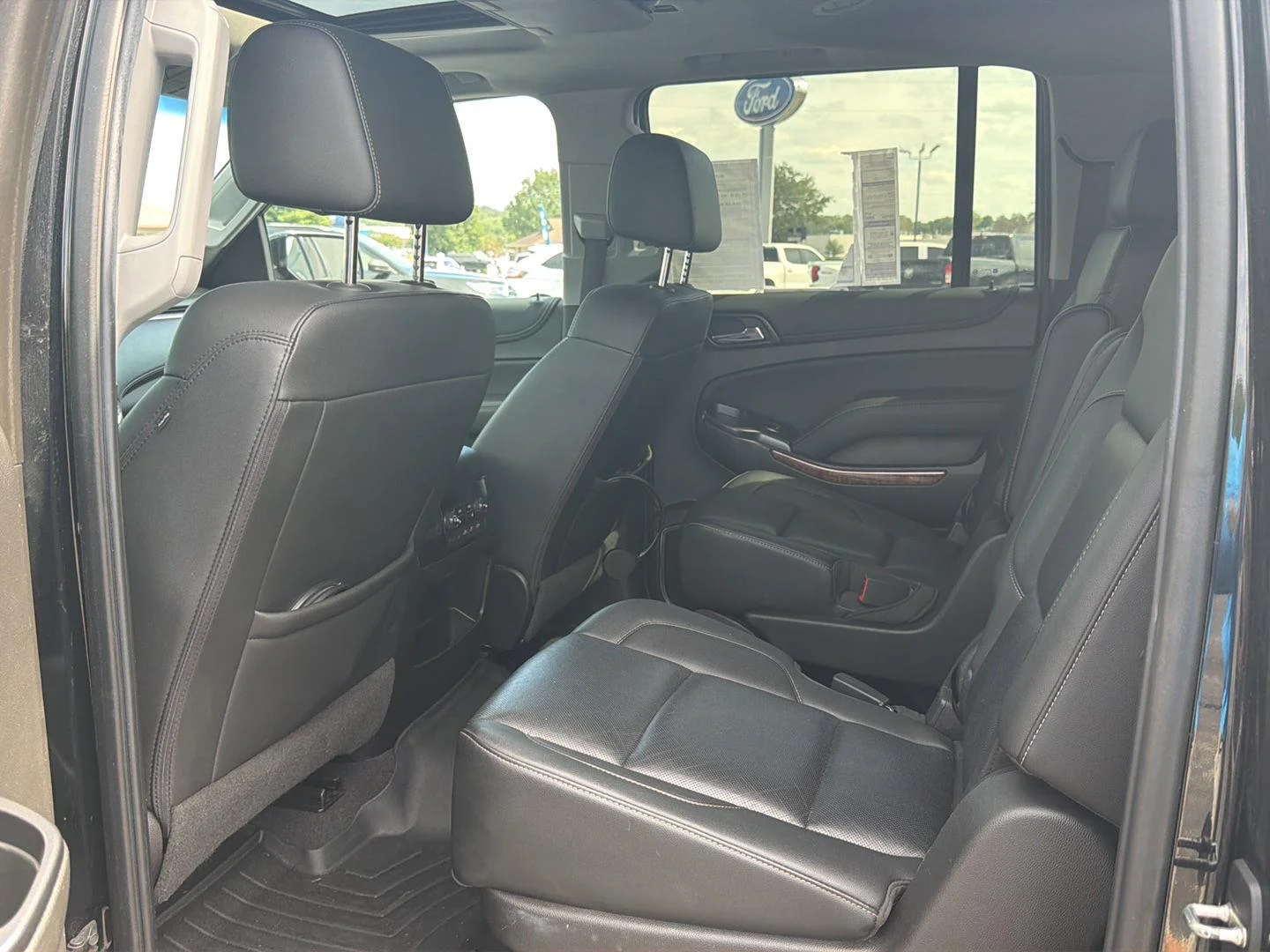Used 2019 Black Chevrolet Premier image 10