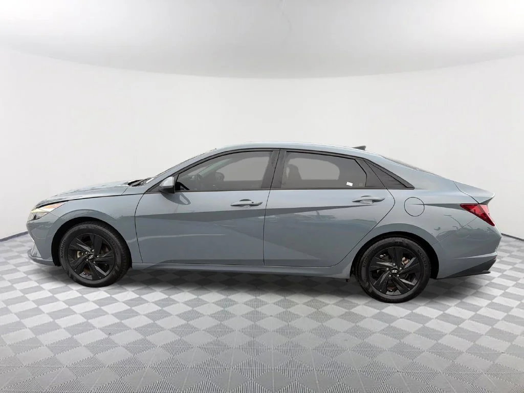 Used 2023 Gray Hyundai SEL image 8