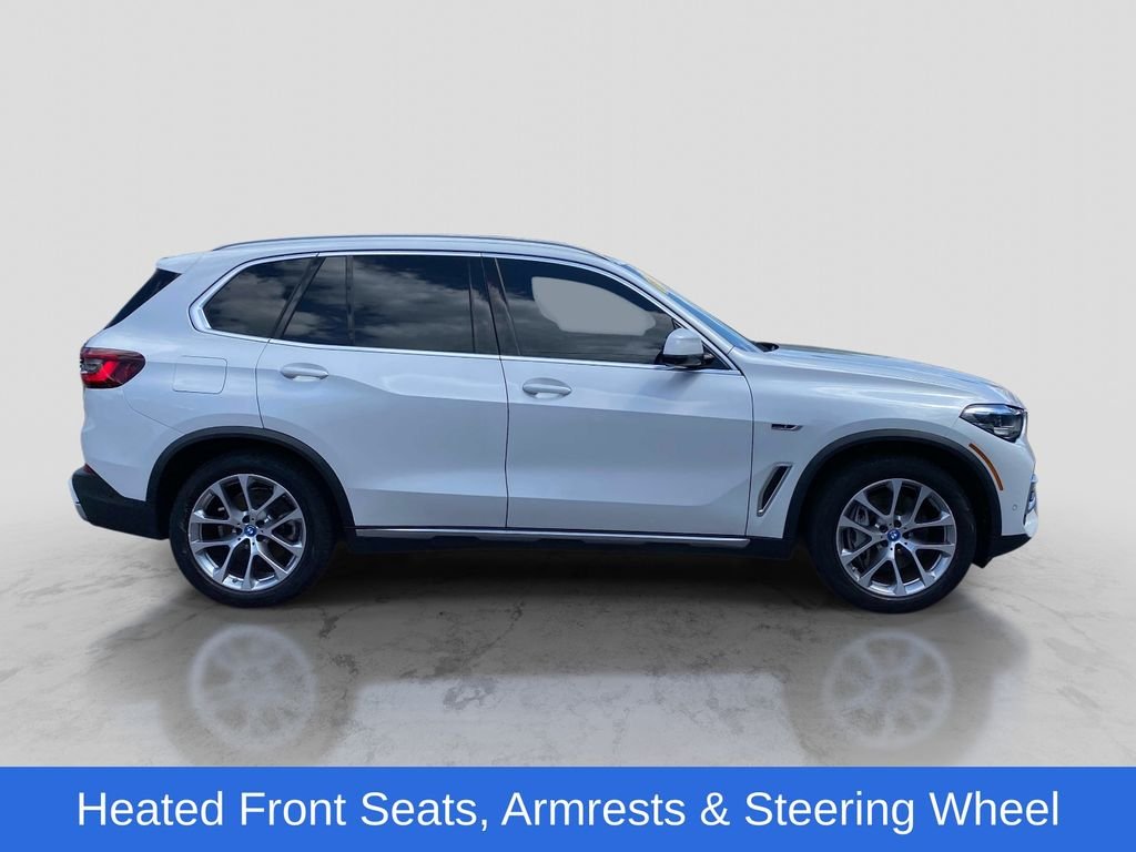 Used 2022 White BMW xDrive45e image 9