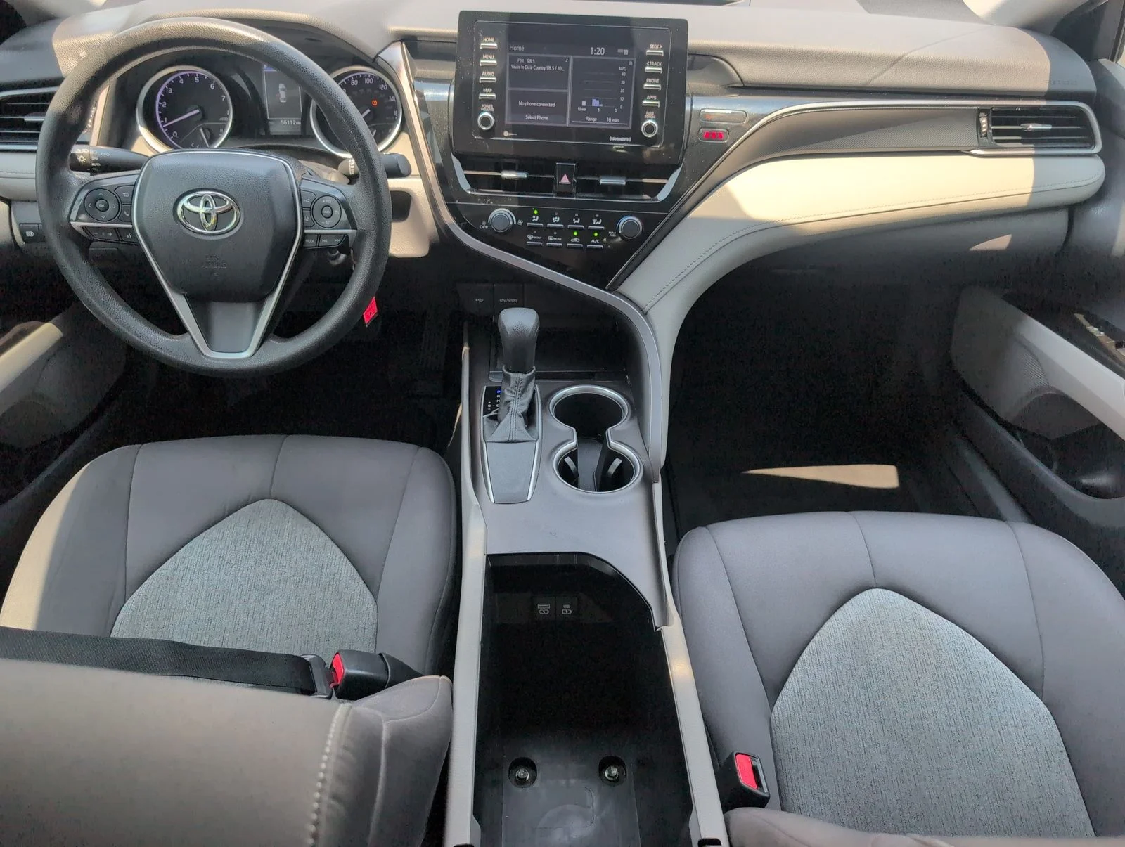 Used 2021 White Toyota LE image 30