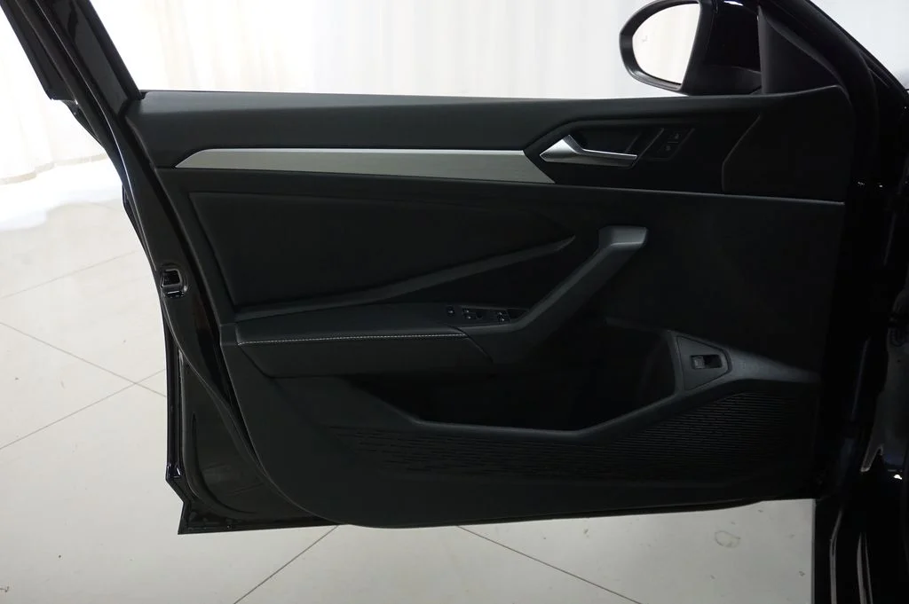 New 2026 Black Volkswagen 1.5T S image 21