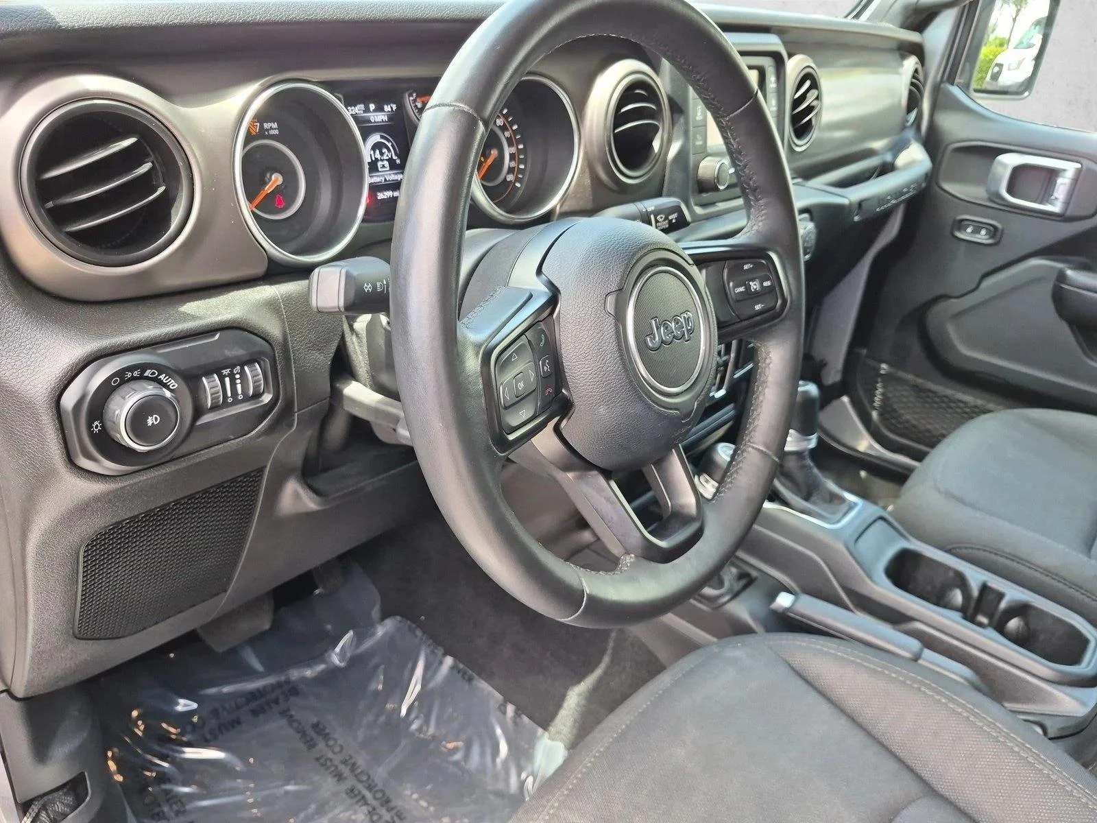Used 2019 Billet Silver Metallic Clearcoat Jeep Sport S image 10