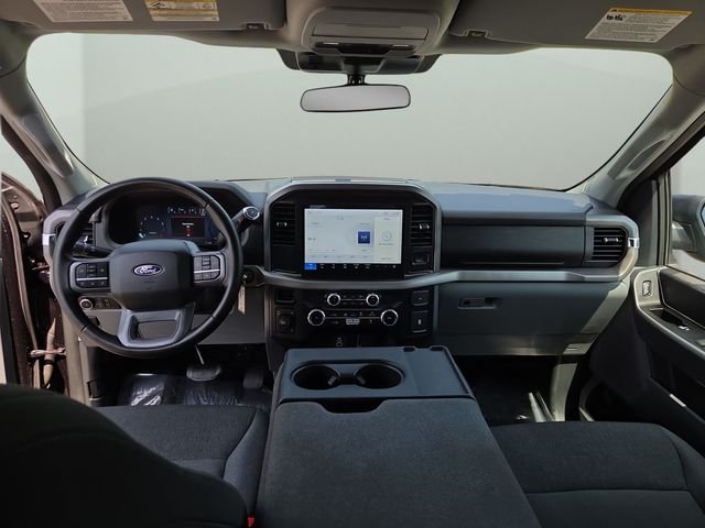 Used 2025 Black Metallic Ford XLT image 2