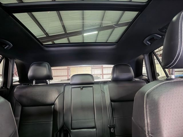 Used 2021 Black Volkswagen 3.6L V6 SEL R-Line image 16