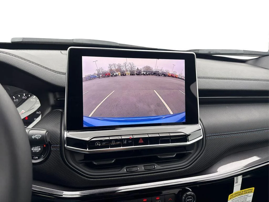 New 2026 Hydro Blue Pearlcoat Jeep Latitude Altitude image 25